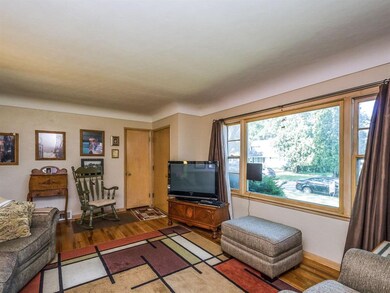 111 Patricia Ln NW, Cedar Rapids, IA 52405 - photo 3