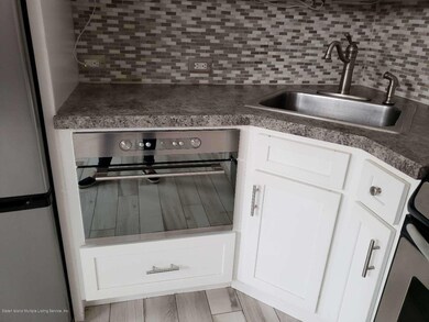 6781 Hylan Blvd, Staten Island, NY 10309 - photo 7