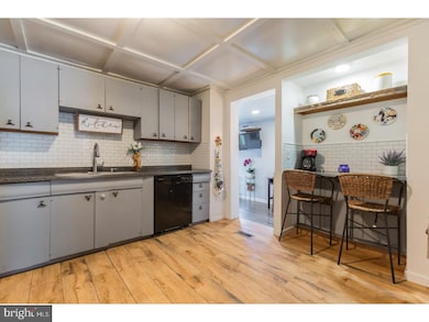 621 S Broad St, Kennett Square, PA 19348 - photo 2