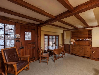 Step inside the three bedroom Royal...