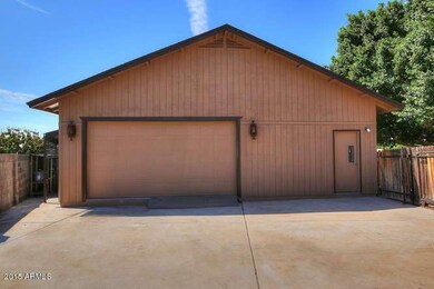 4816 E Downing Cir Mesa AZ-small-028-18-