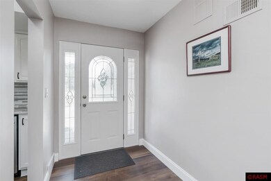 304 Woodshire Dr, Mankato, MN 56001 - photo 4