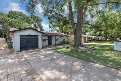 316 Simmons Dr, Hurst, TX 76053 - photo 3