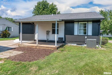 1803 Welshire Dr, Davenport, IA 52806 - photo 4