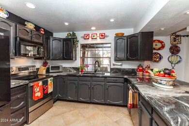 05 Kitchen