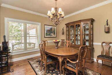 6172_Fairview_Rd_13