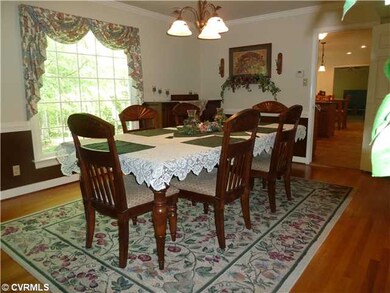 Dining Room - Plenty of room for all your dining r