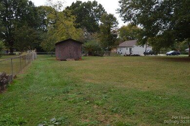 153 E Edison Dr, Statesville, NC 28625 - photo 4