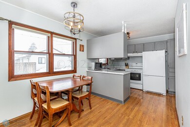 Dining kitchen