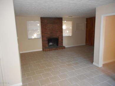 7104 Waikiki Rd, Jacksonville, FL 32216 - photo 4