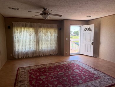 821 E A St, Watonga, OK 73772 - photo 6