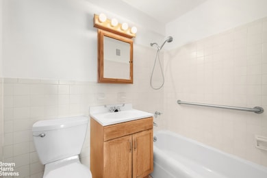 Southbridge Towers unit 8L, New York, NY 10038 - photo 6