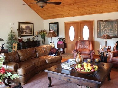 004_Living Room
