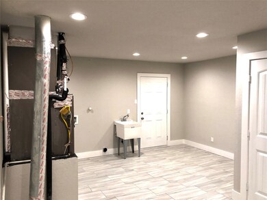 407 Plymouth St, Houston, TX 77022 - photo 5