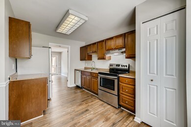 9425 Riverbrink Ct, Laurel, MD 20723 - photo 2