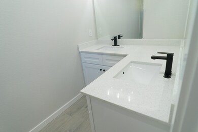 308 S 12th St unit A, Conroe, TX 77301 - photo 7