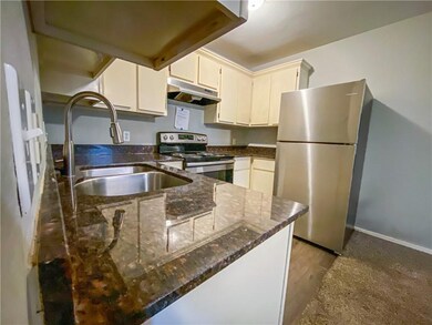 944 N Storer Ave unit 6, Fayetteville, AR 72701 - photo 4