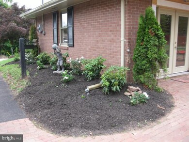 892 Spring City Rd, Phoenixville, PA 19460 - photo 3