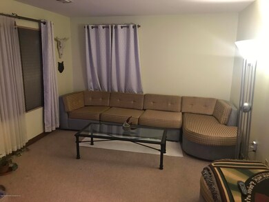 193 Pond Way unit 193, Staten Island, NY 10303 - photo 4