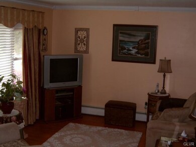 1532 Laurel Ln, Macungie, PA 18062 - photo 4