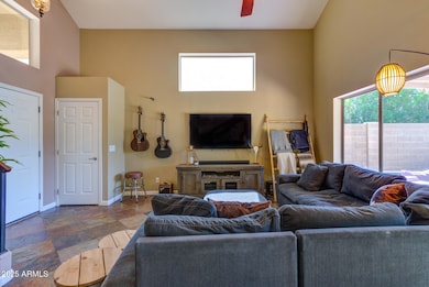 8 Living room (2)