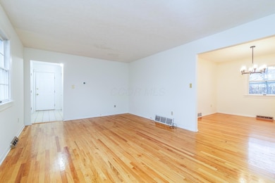 8208 Copperfield Dr, Columbus, OH 43235 - photo 4