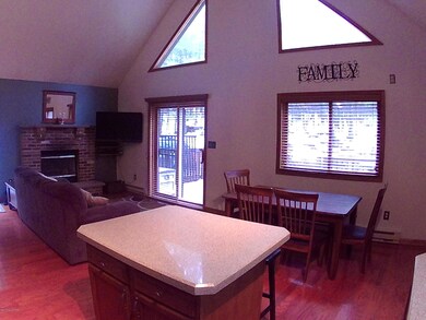 729 Raven Ct, Stroudsburg, PA 18360 - photo 4