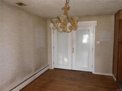 4858 Pine Grove Cir, Allentown, PA 18106 - photo 3