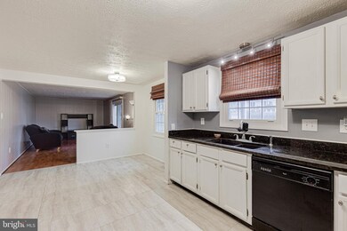 9369 Highlander Blvd, Walkersville, MD 21793 - photo 5