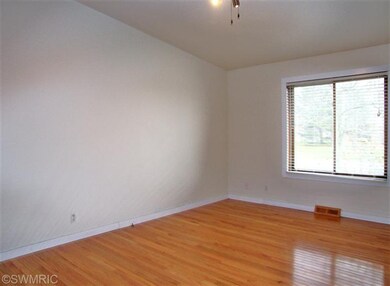 15112 Carpenter Rd, Three Oaks, MI 49128 - photo 4