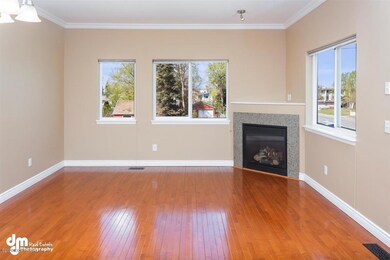 4-Living Room_DMD_7042