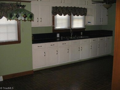 Kitchen. Kitchen with Breakfast Nook.