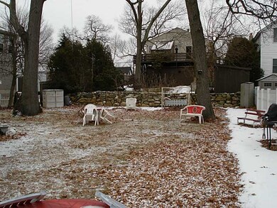 348 Sea View Dr, Warwick, RI 02889 - photo 2