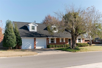 10820 N Victoria Place, Oklahoma City, OK 73120 - photo 4