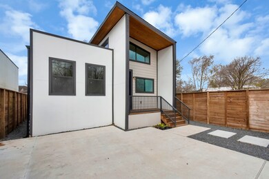 3105 Brewster St, Houston, TX 77026 - photo 2