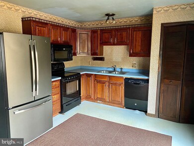 2434 Walnut St, Ashland, PA 17921 - photo 6