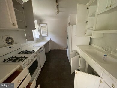 118 E Timonium Rd, Lutherville Timonium, MD 21093 - photo 4