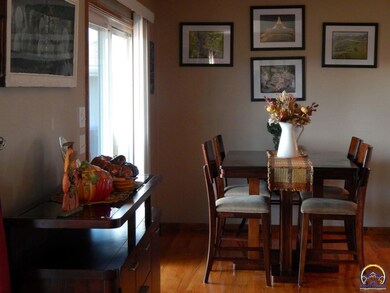 3325 SW 46th St, Topeka, KS 66610 - photo 4