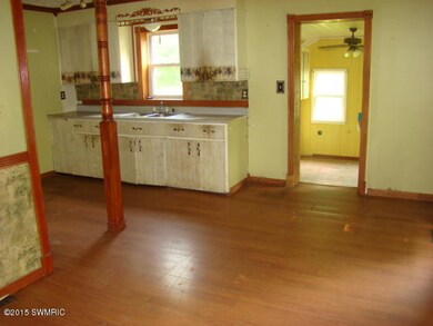 263 385725 din rm and kitchen view 1