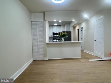 421 E Dartmouth Dr unit 2, Sterling, VA 20164 - photo 3