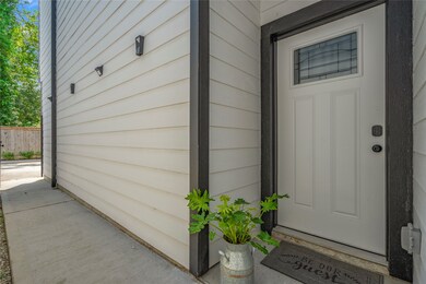 1034 Melneeka Ln, Houston, TX 77091 - photo 3