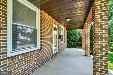 302 S Enola Dr, Enola, PA 17025 - photo 4