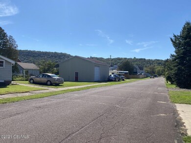 516 E 4th St, Berwick, PA 18603 - photo 6