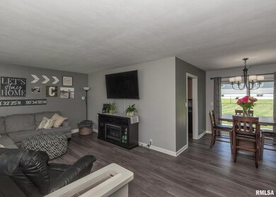 1829 Elmwood Ln, Bettendorf, IA 52722 - photo 5