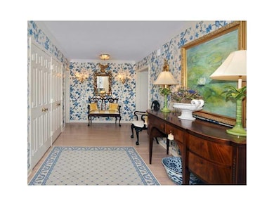 Entry/Foyer.