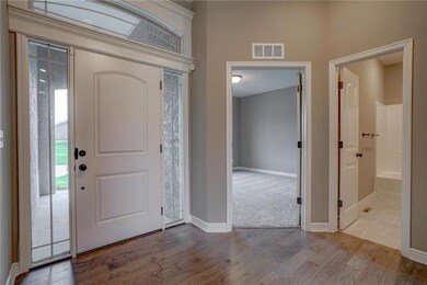 4418 SW Amethyst Dr, Lee's Summit, MO 64082 - photo 6