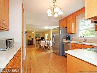 17105 Cherry Valley Ct, Rockville, MD 20853 - photo 3