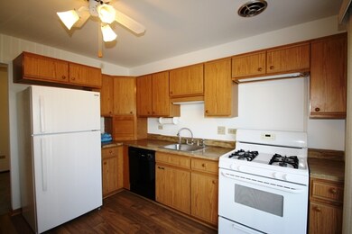 213 Nantucket Harbor unit 213, Schaumburg, IL 60193 - photo 4