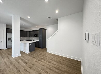 5427 Bellfort Ave unit B, Houston, TX 77033 - photo 6