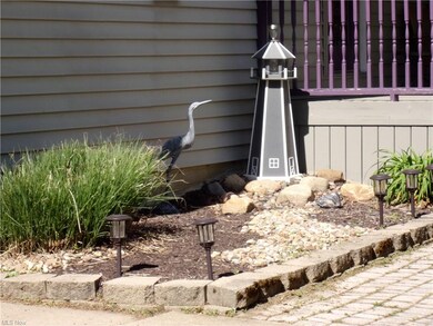 lawn ornaments do not stay